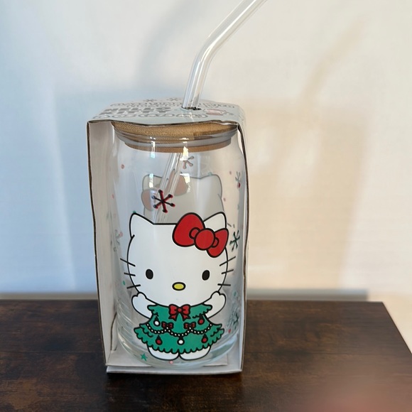 Hello Kitty, Christmas glass Tumblr with lid and straw new with tags - Picture 2 of 4